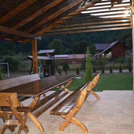 Cabana Din Padure Finis Exteriér fotografie
